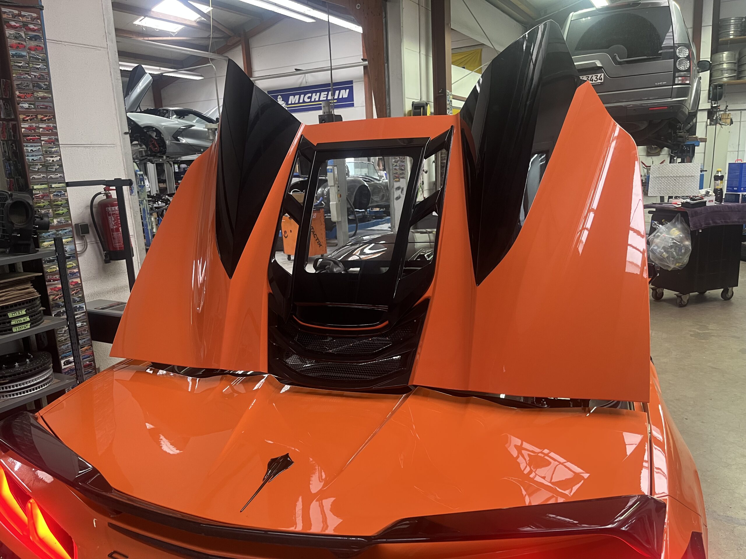 Motor-Sichtfenster Heckabdeckung – Corvette C8 Convertible (Carbon Flash) – Bild 3