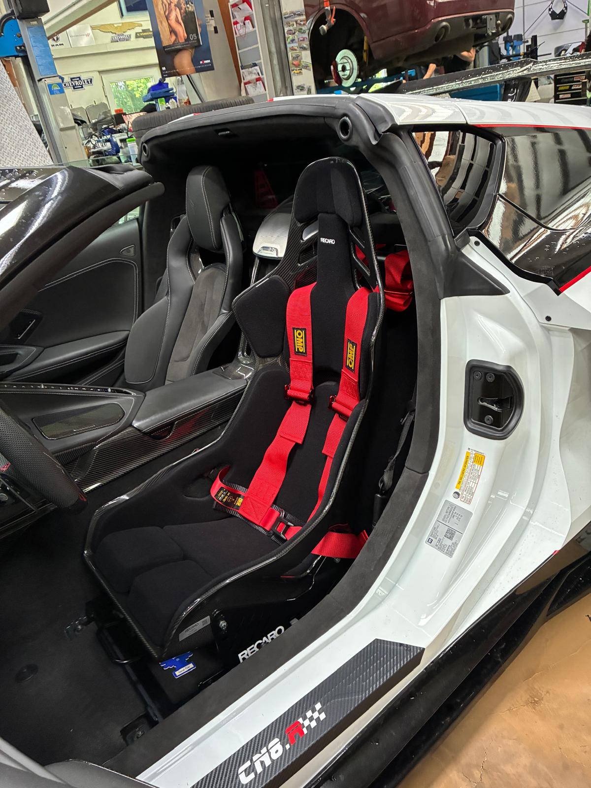 RECARO Podium L Velour Black ABE / FIA – Corvette C8 & Camaro Gen5/Gen6 – Bild 4